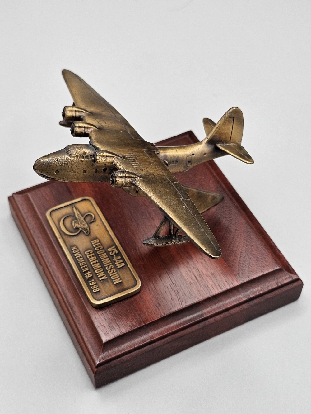 Brass Sikorsky VS-44A 1998 Recommission Ceremony Model Wood Desk Shelf Decor 90s